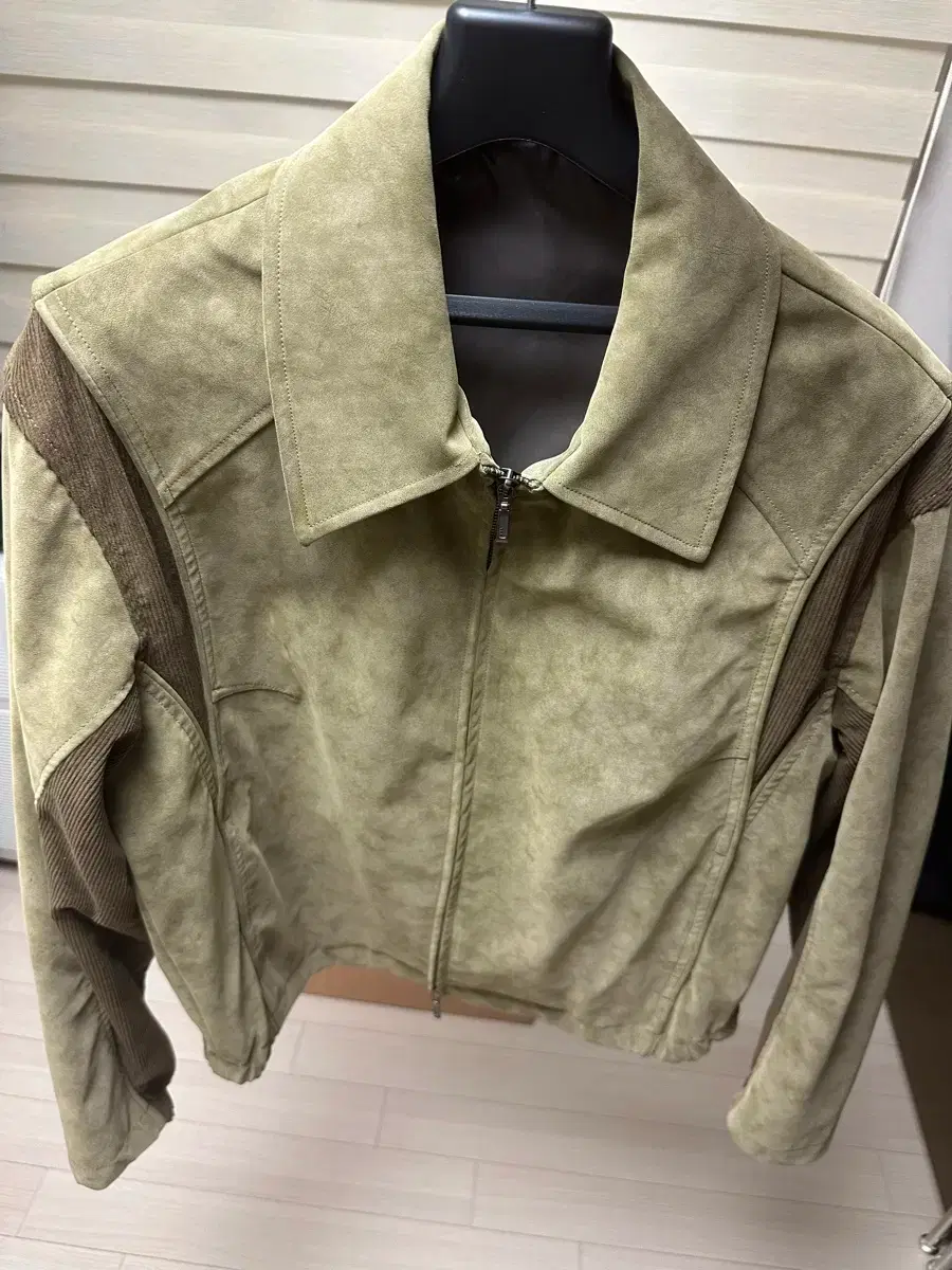 ジャケット・アウター coor Curly Fake Fur Crop Jumper (Brown